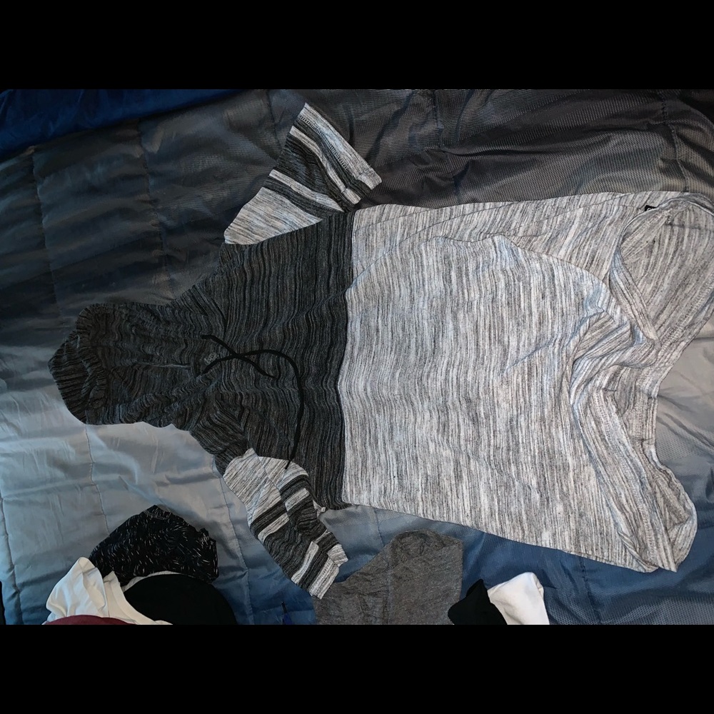 Short-sleeve hoodie/shirt